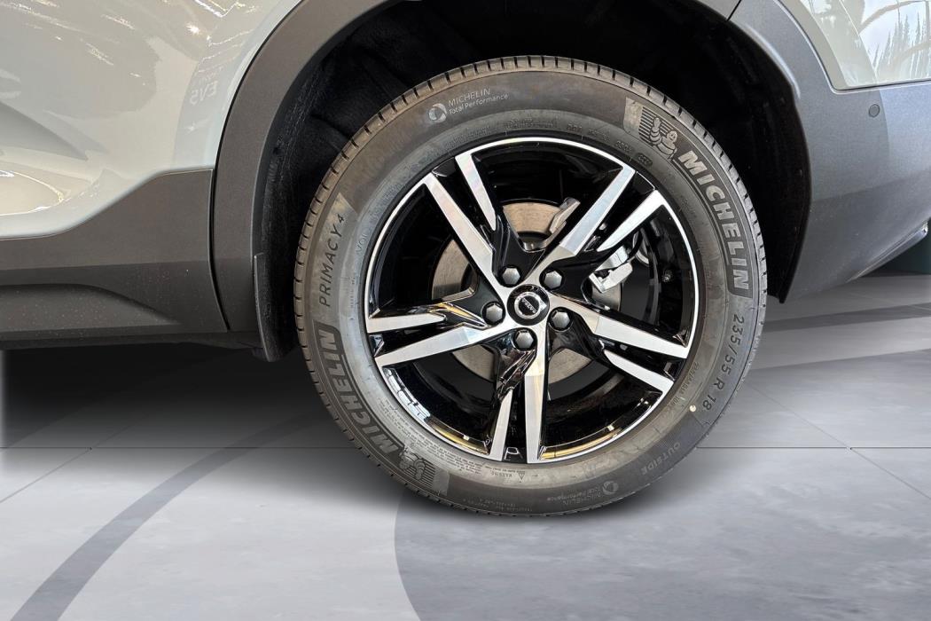 Volvo XC40 2026