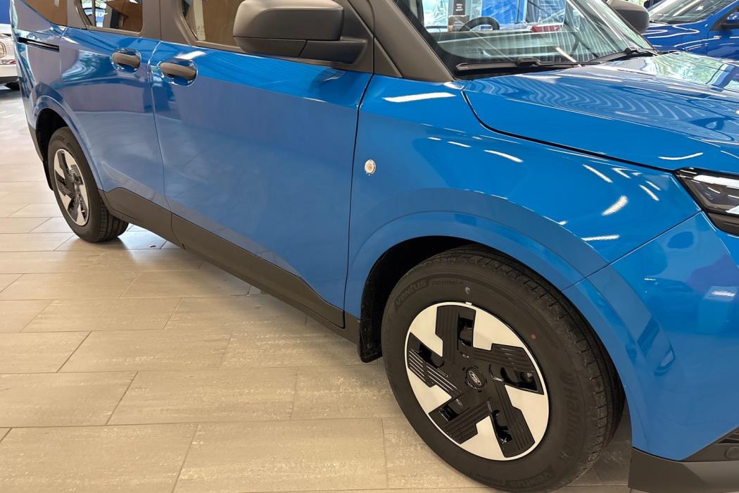 Ford Tourneo Courier 2025