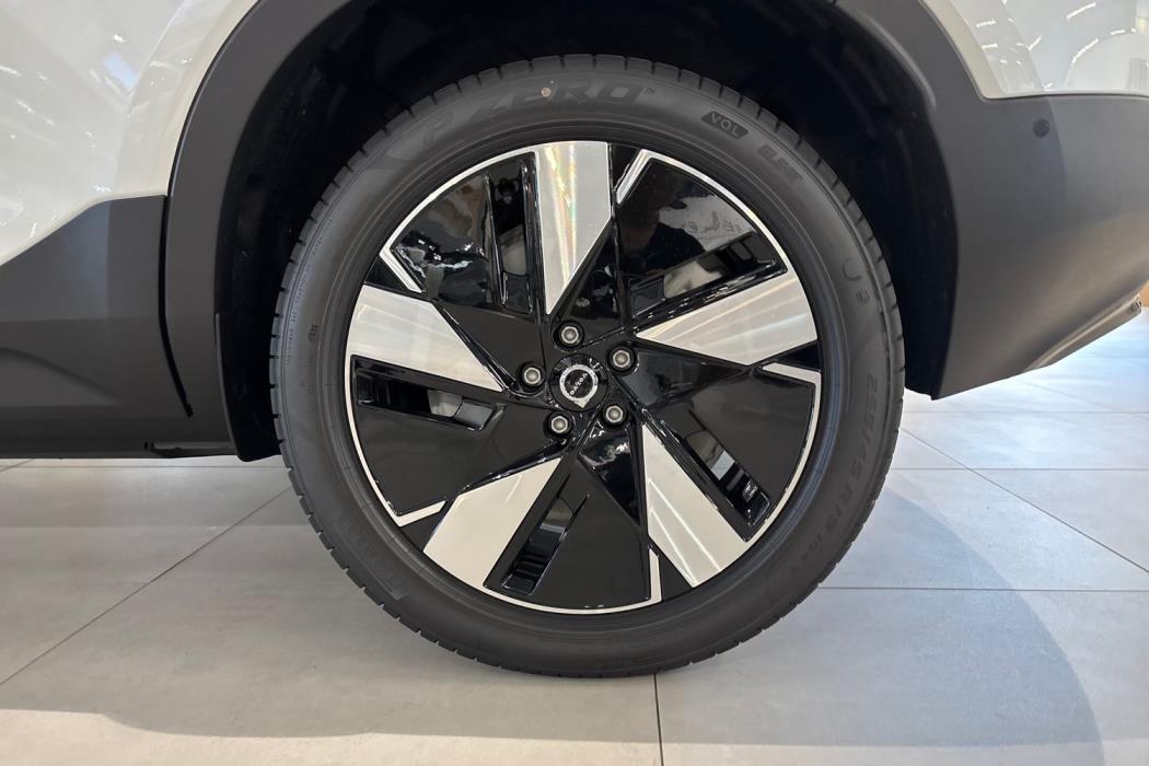 Volvo EX40 2027