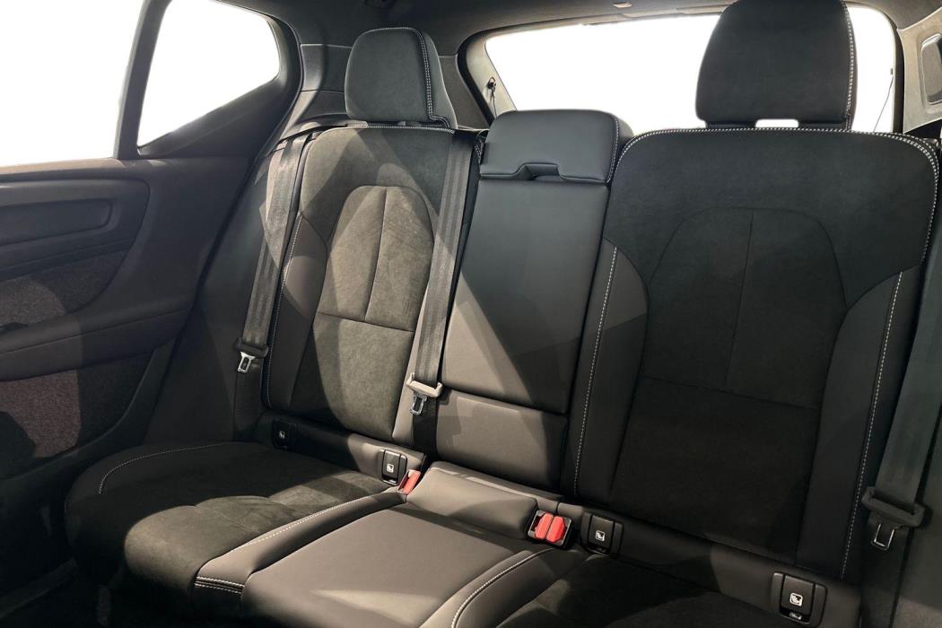 Volvo EX40 2027