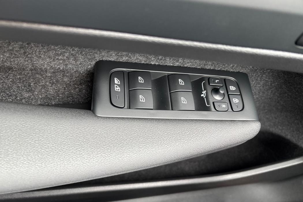 Volvo EX40 2026