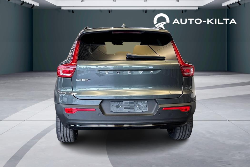 Volvo EX40 2026