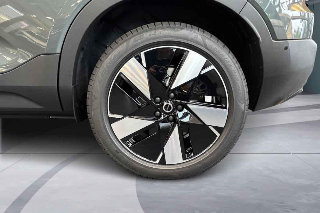 Volvo EX40 2026