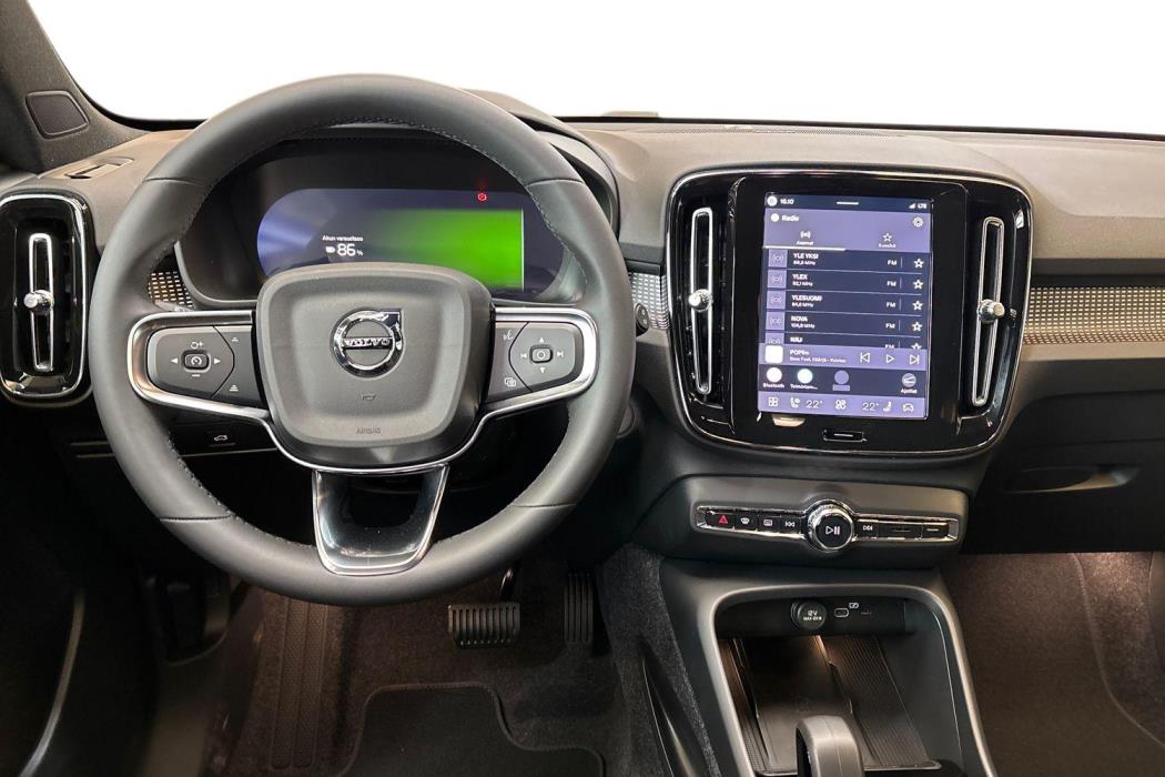 Volvo EX40 2026