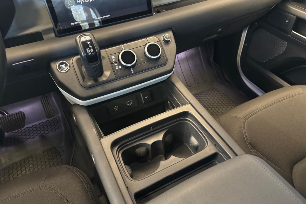Land Rover Defender 2021