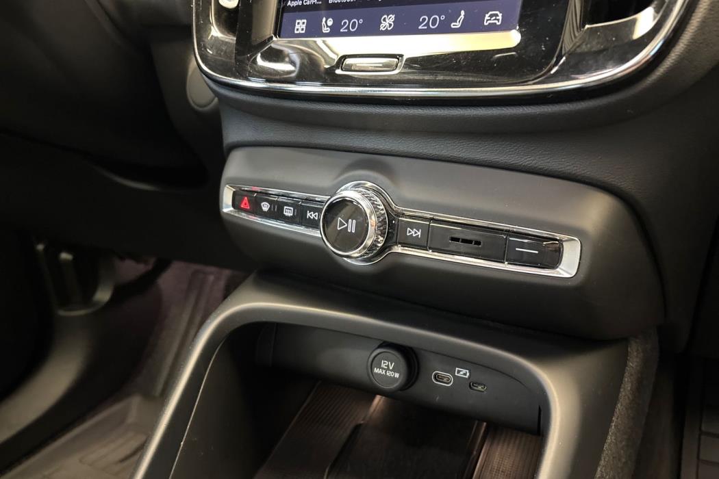 VOLVO C40 2023
