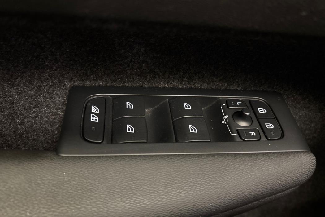 VOLVO C40 2023