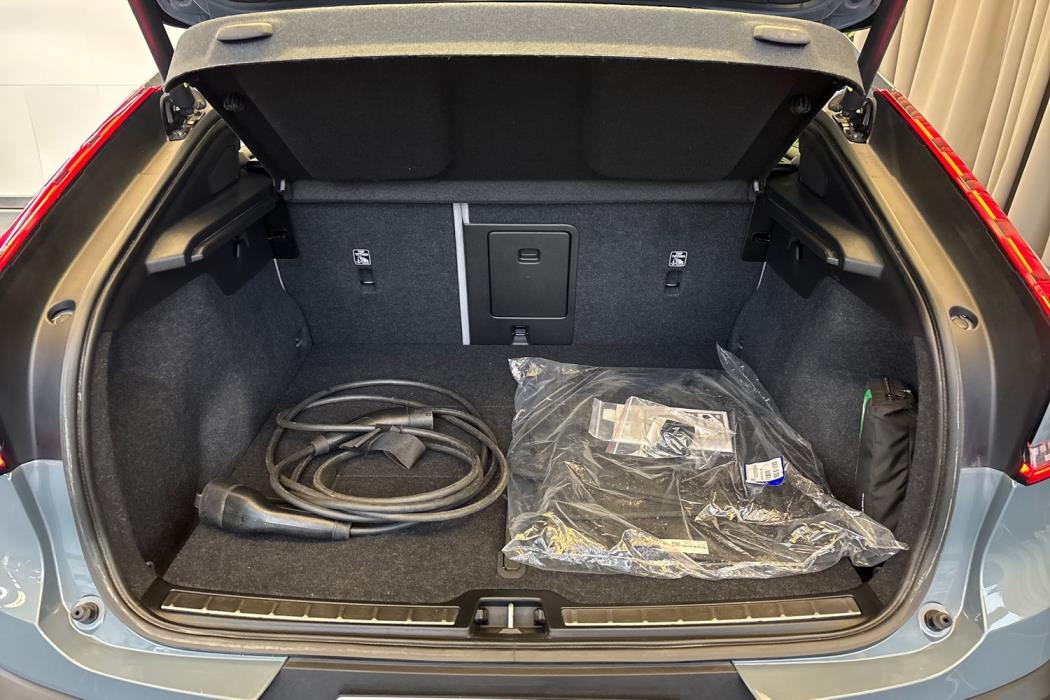 VOLVO C40 2023