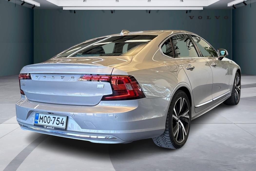 VOLVO S90 2023