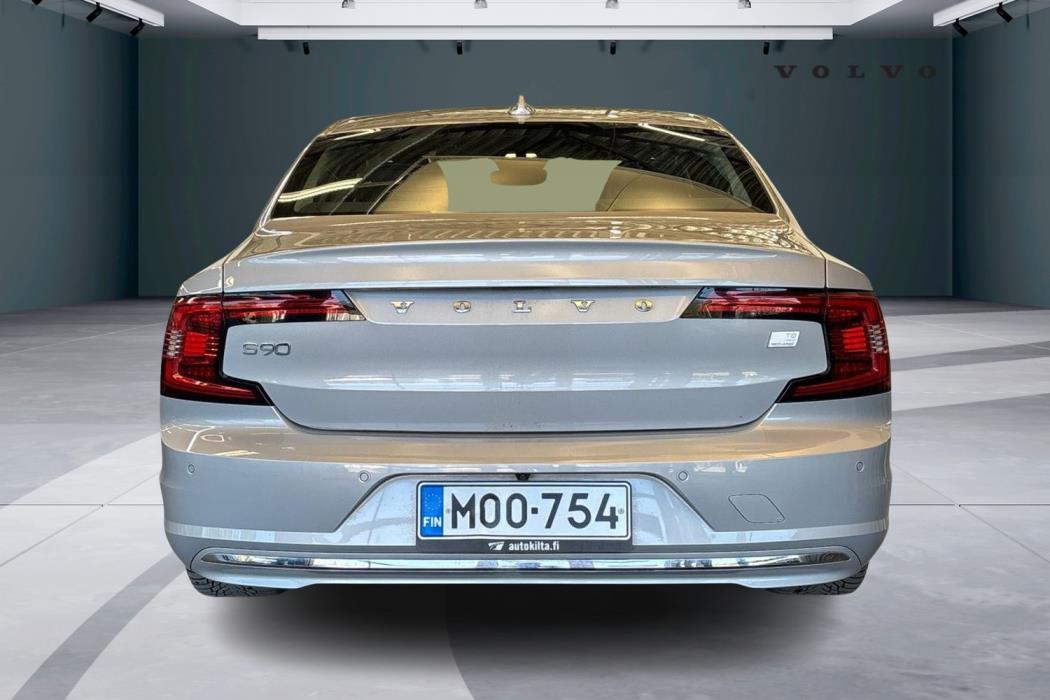 VOLVO S90 2023