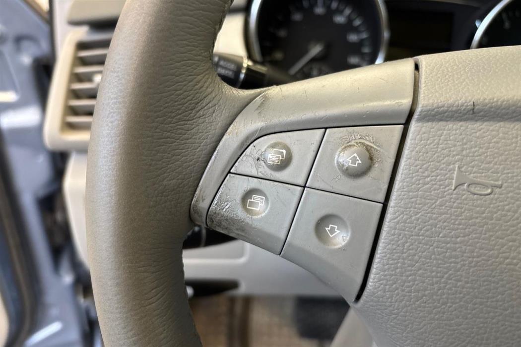 MERCEDES-BENZ R 2006