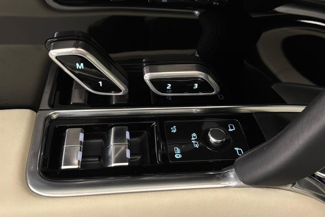 Land Rover Range Rover 2025