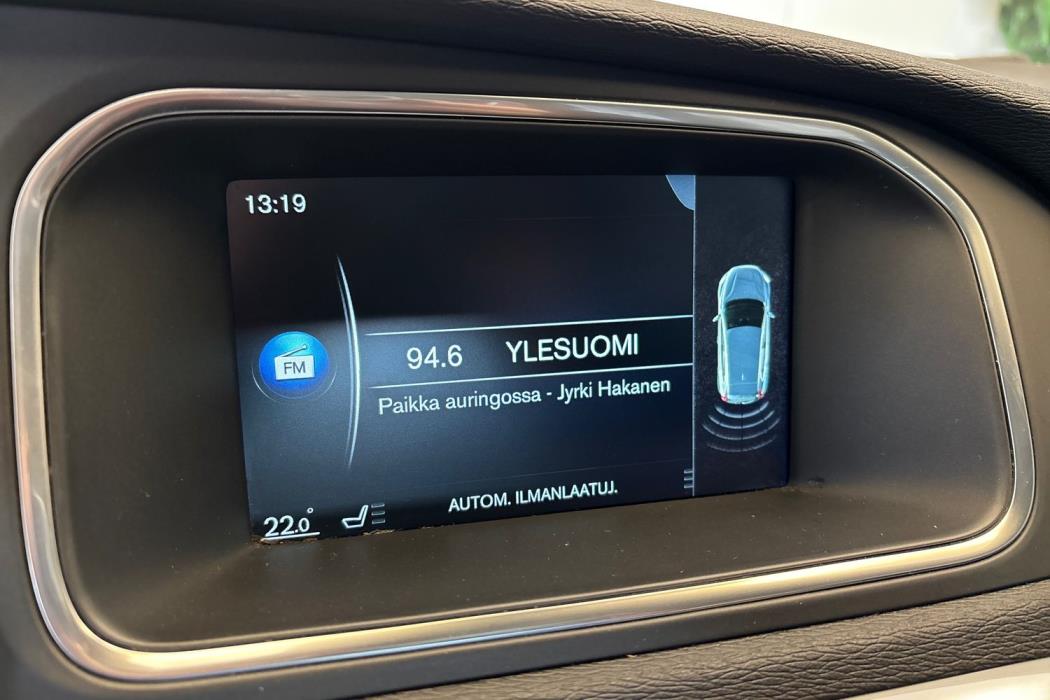 VOLVO V40 2015