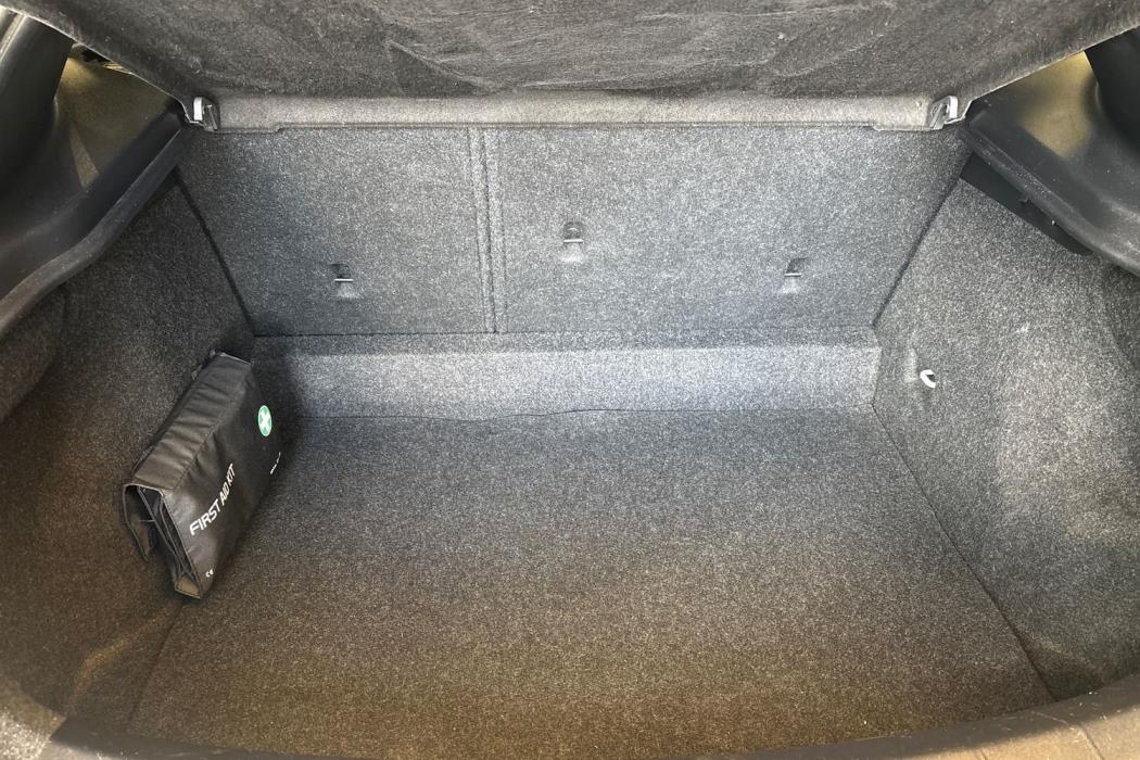 VOLVO V40 2015