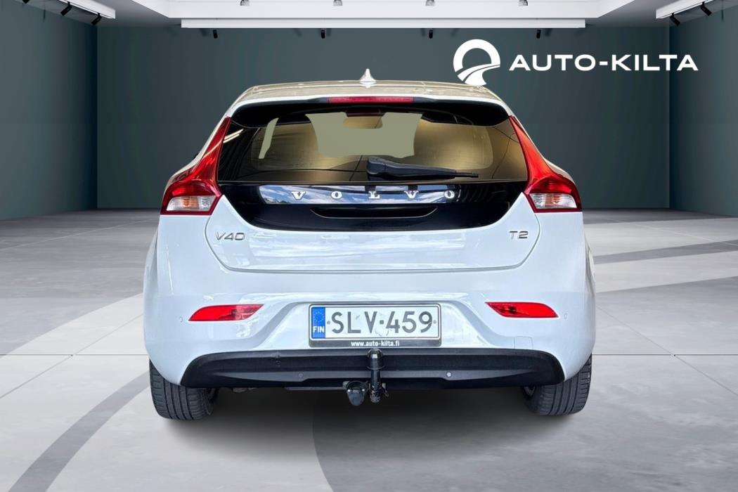 VOLVO V40 2015