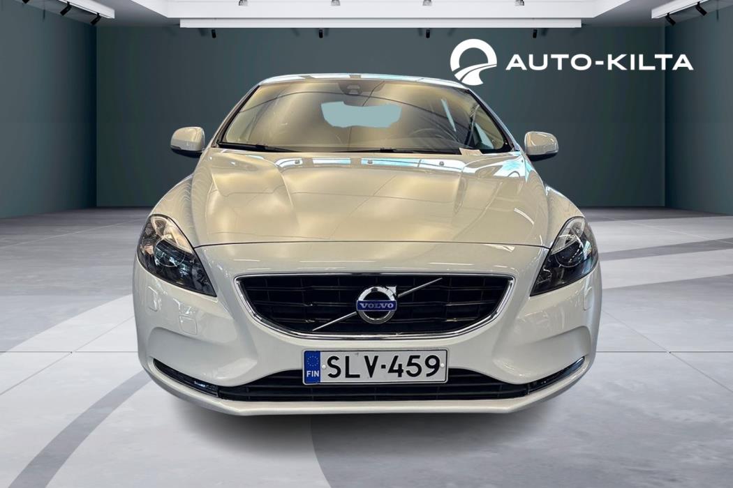 VOLVO V40 2015