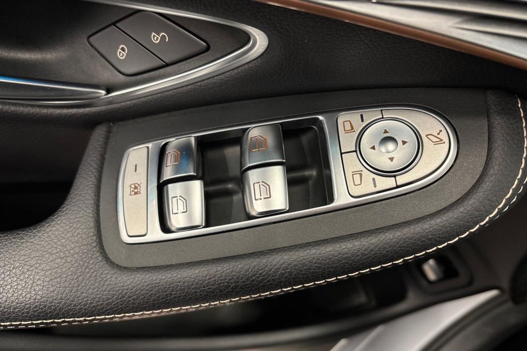 Mercedes-Benz EQC 2019