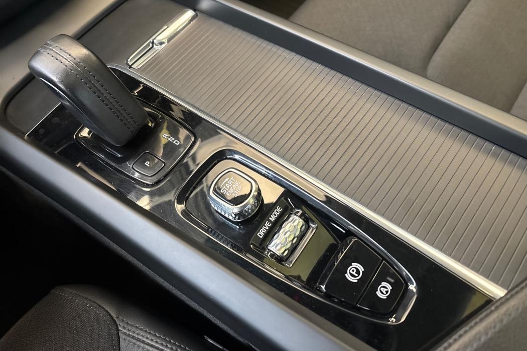 VOLVO XC60 2020