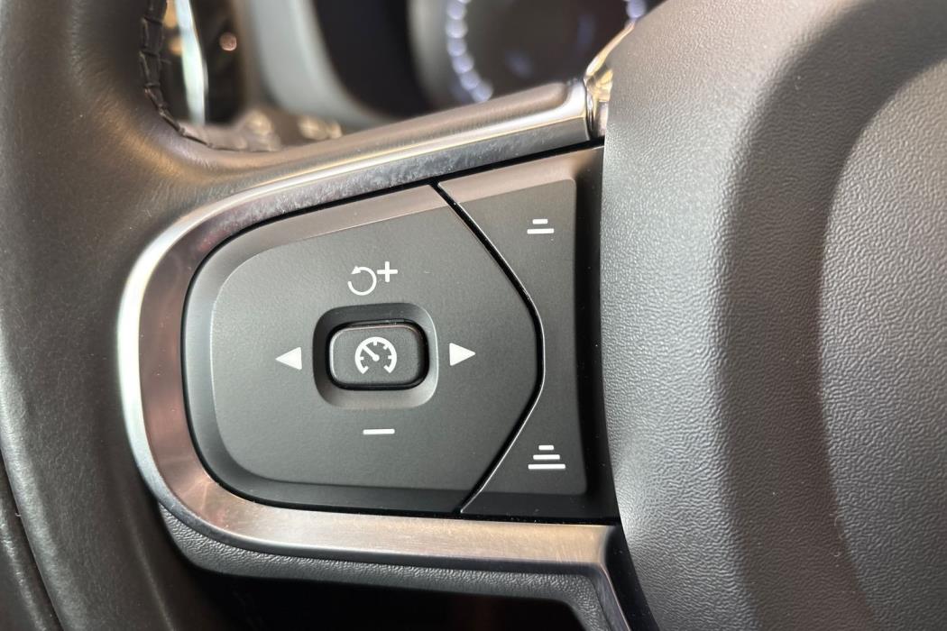 VOLVO XC60 2020