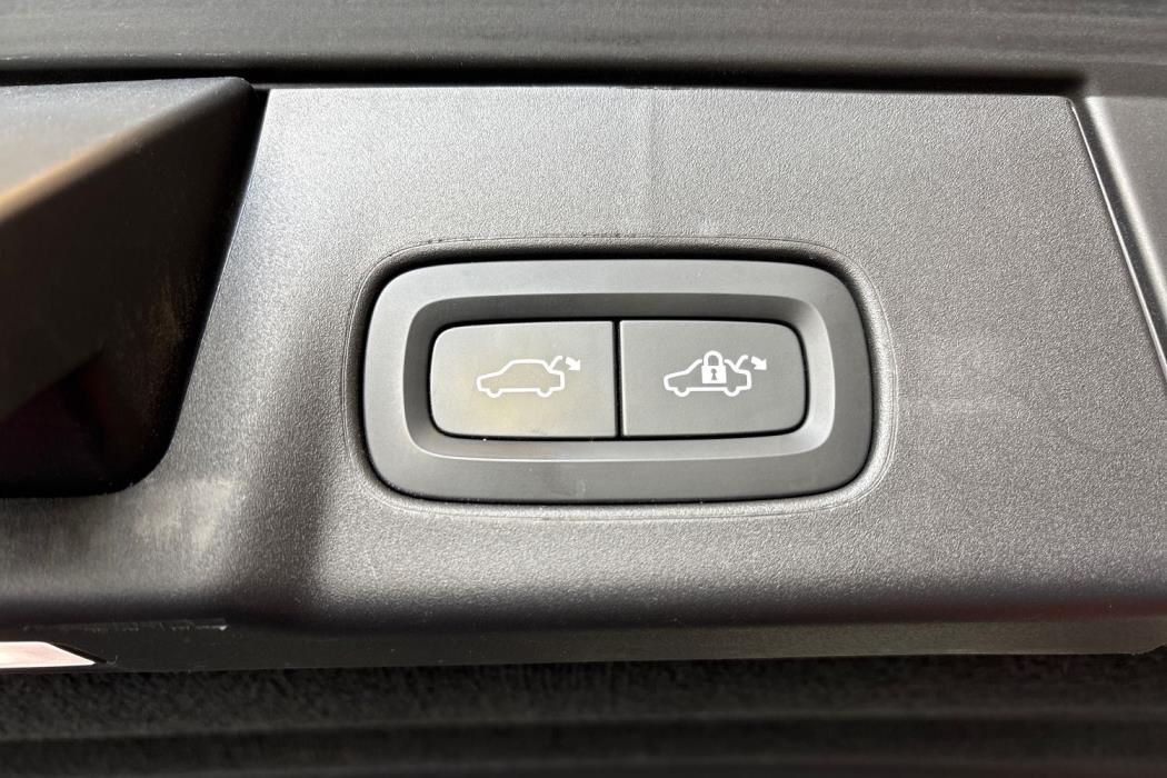 Volvo V90 2023