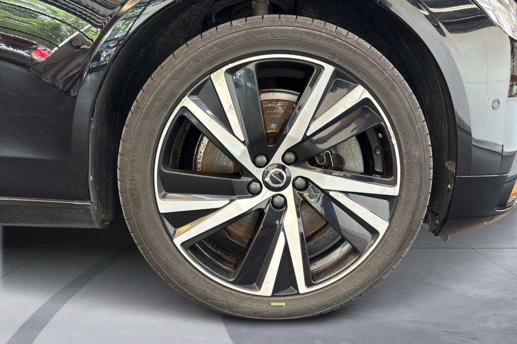 Volvo V90 2023