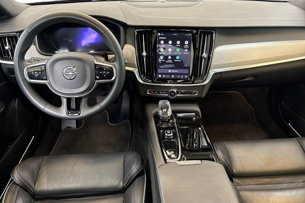 Volvo V90 2023