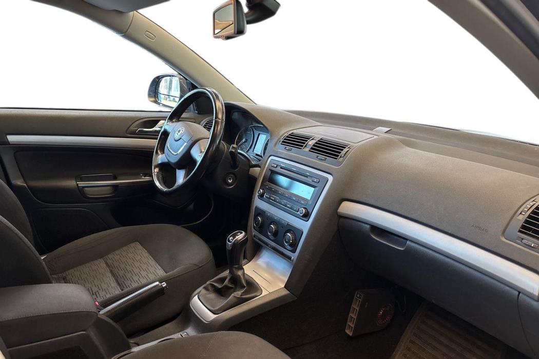 SKODA Octavia 2012