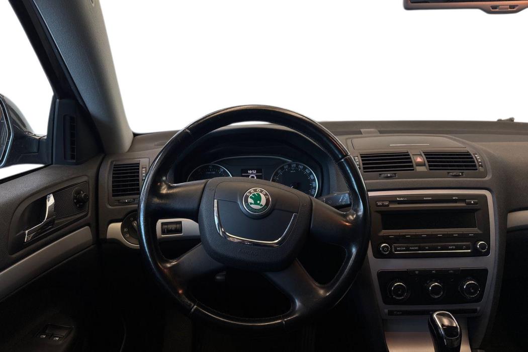 SKODA Octavia 2012