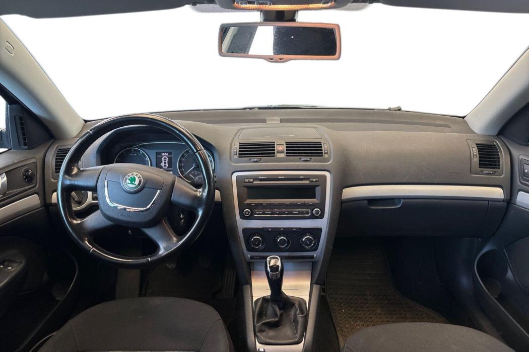 SKODA Octavia 2012