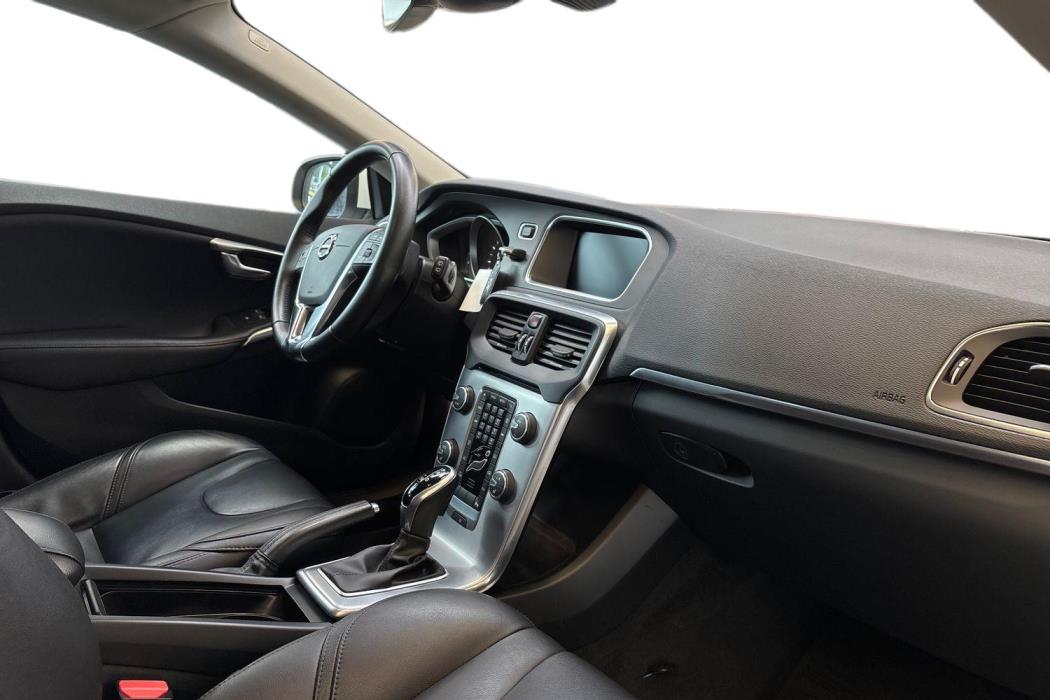 Volvo V40 2018