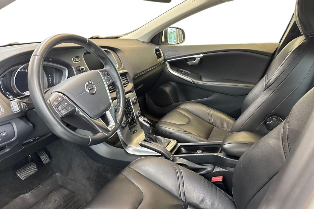 Volvo V40 2018
