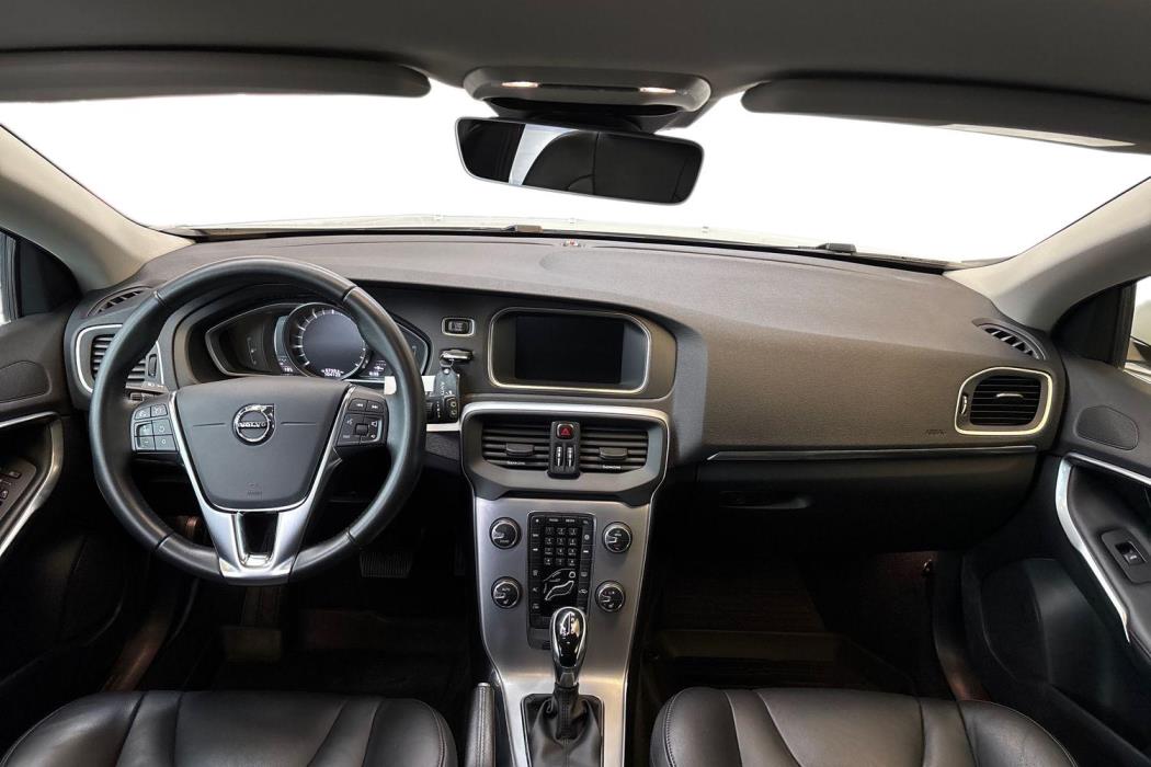 Volvo V40 2018