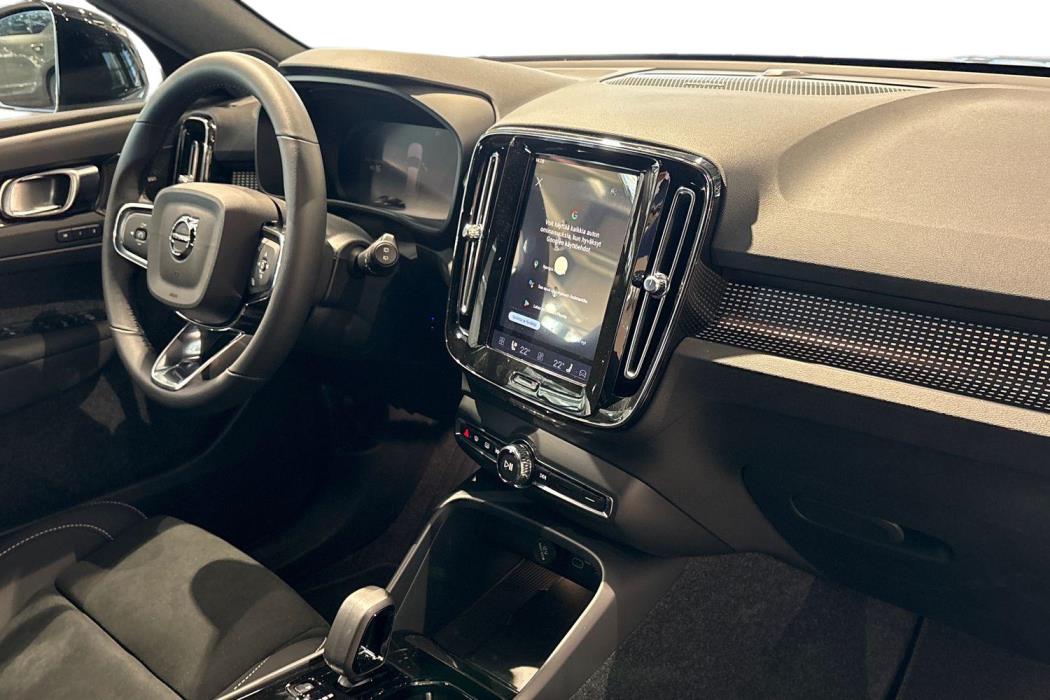 Volvo EX40 2026
