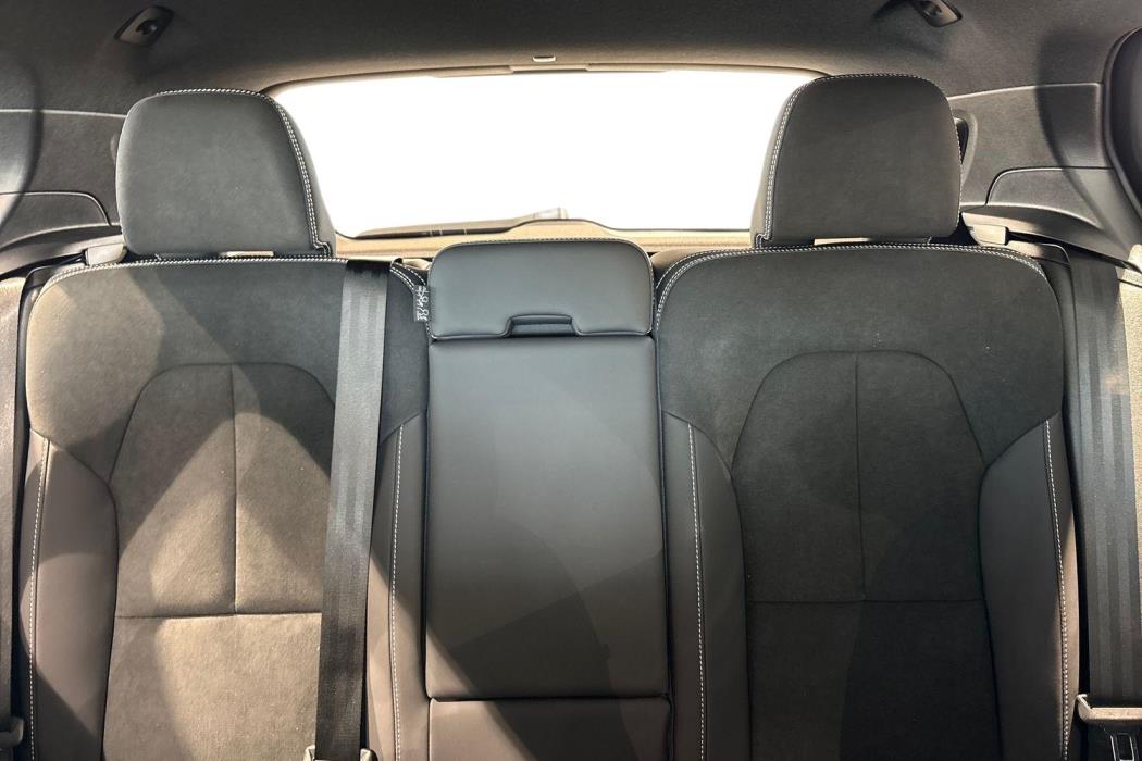 Volvo EX40 2026