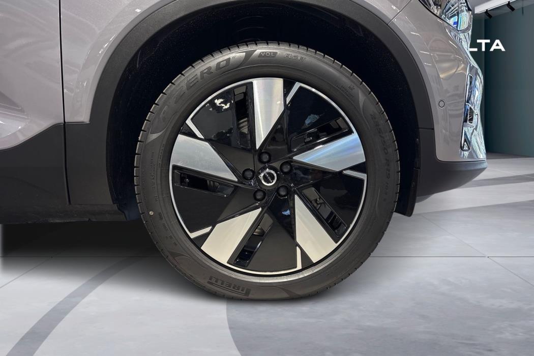 Volvo EX40 2026