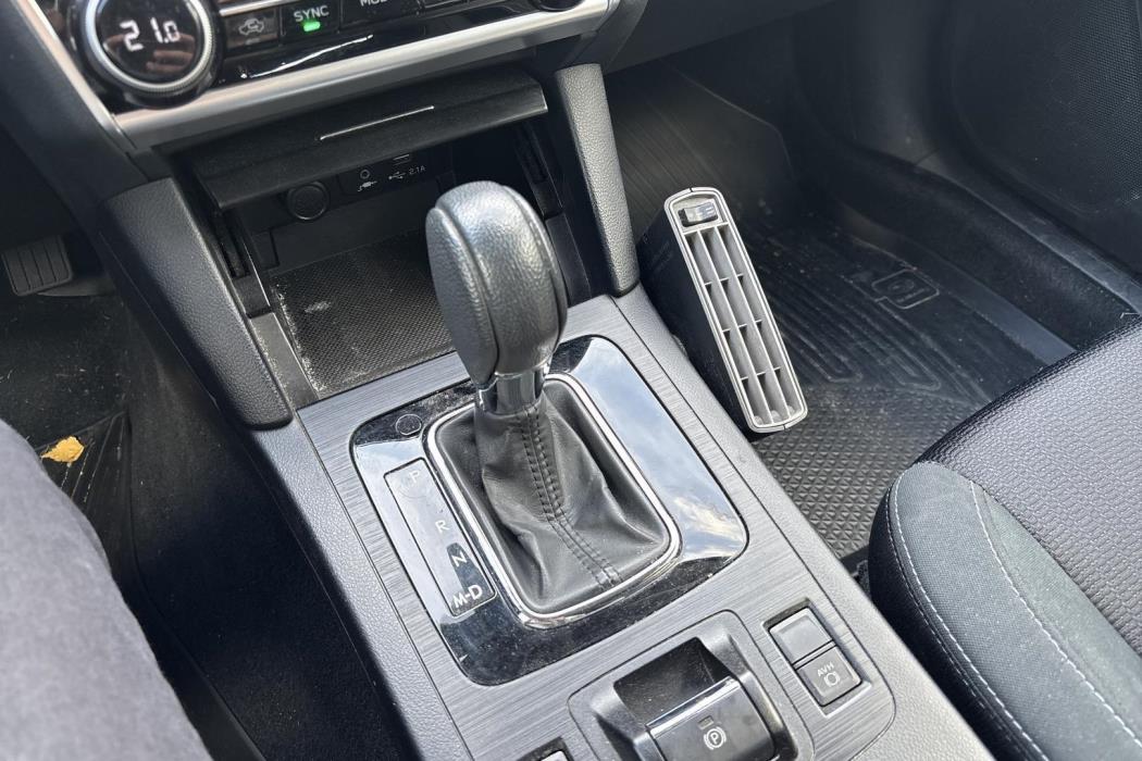 SUBARU OUTBACK 2019