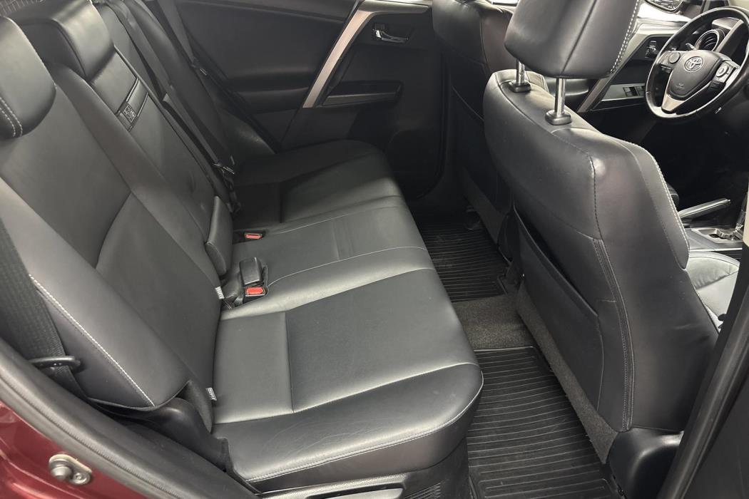 TOYOTA RAV4 2015