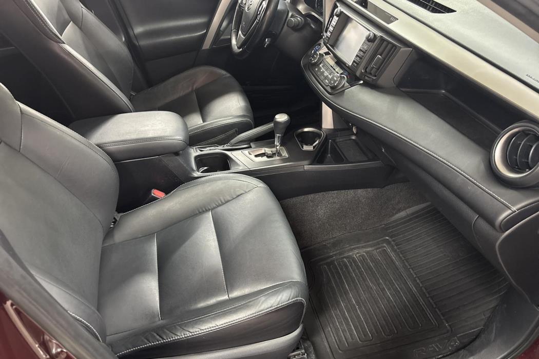 TOYOTA RAV4 2015