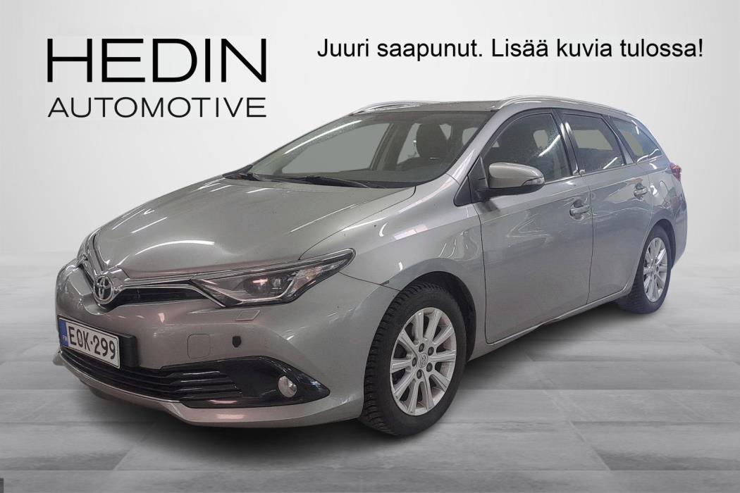 TOYOTA AURIS 2016