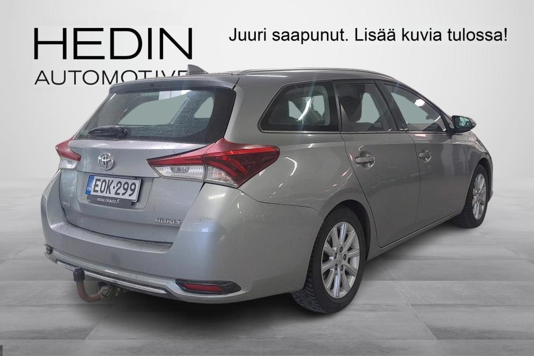 TOYOTA AURIS 2016