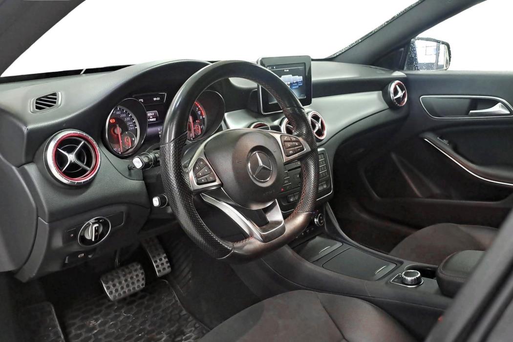 Mercedes-Benz CLA 2015