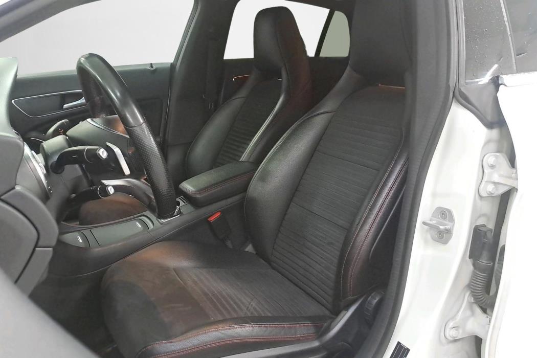 Mercedes-Benz CLA 2015