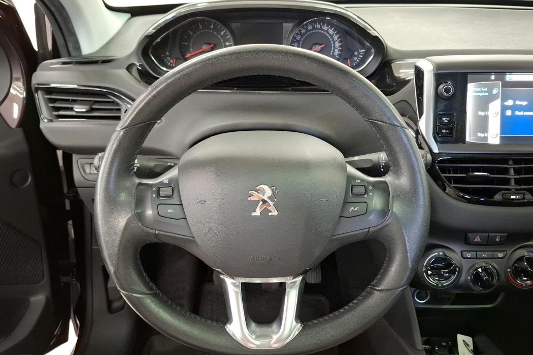 PEUGEOT 208 2013
