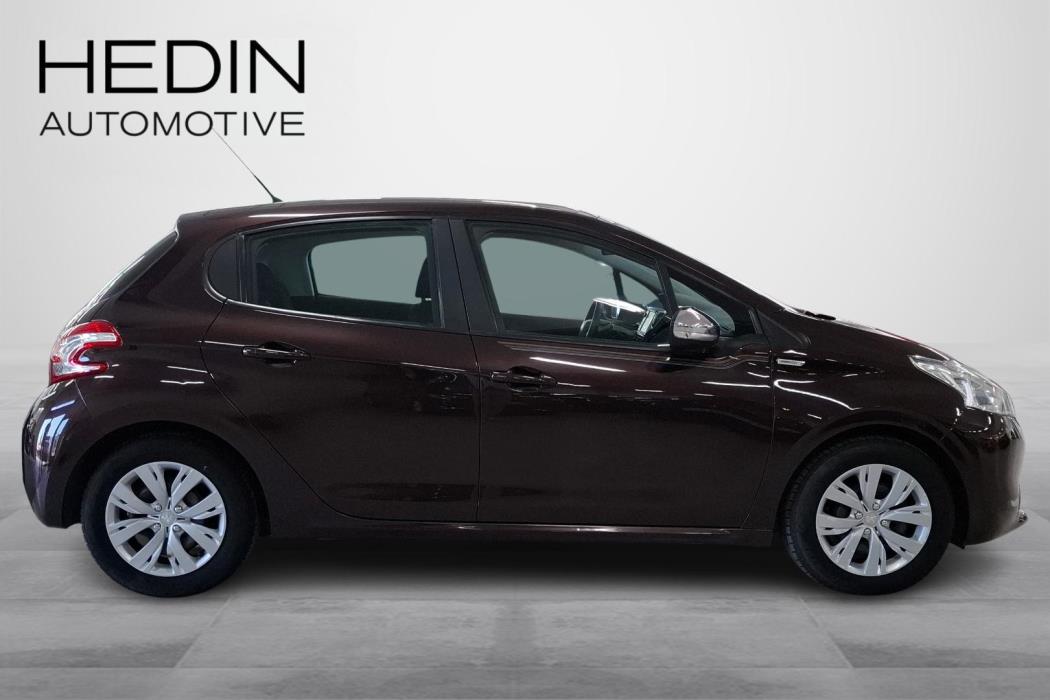 PEUGEOT 208 2013