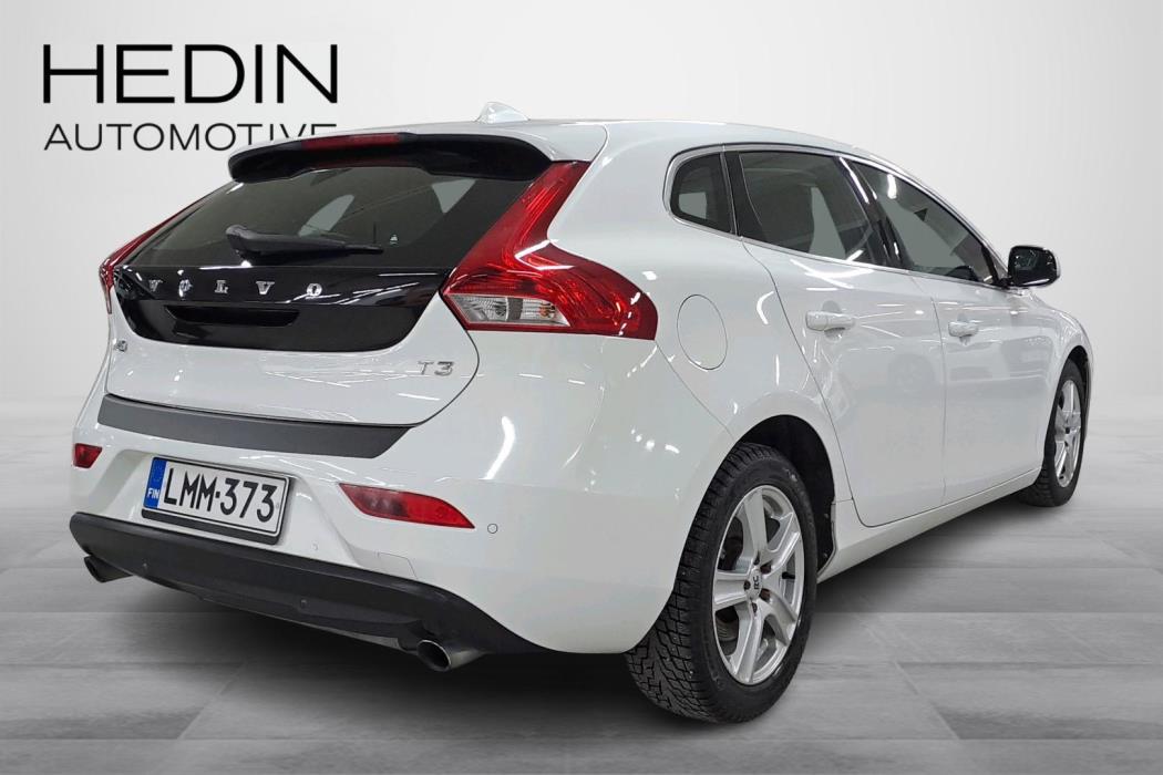 VOLVO V40 2014