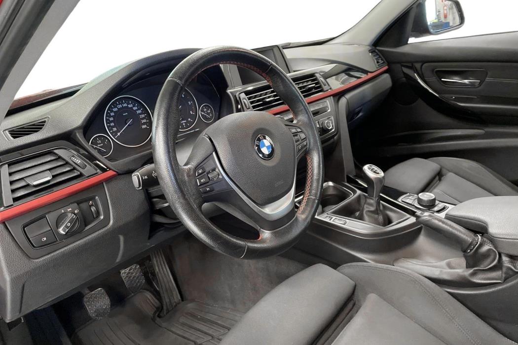 BMW 320 2013