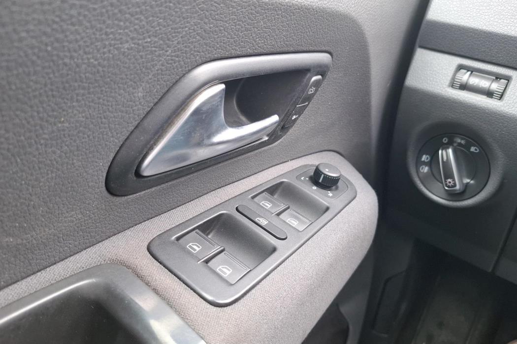 VOLKSWAGEN Amarok 2014