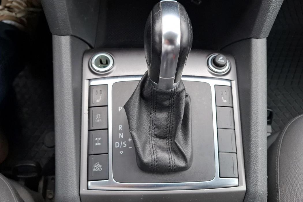 VOLKSWAGEN Amarok 2014