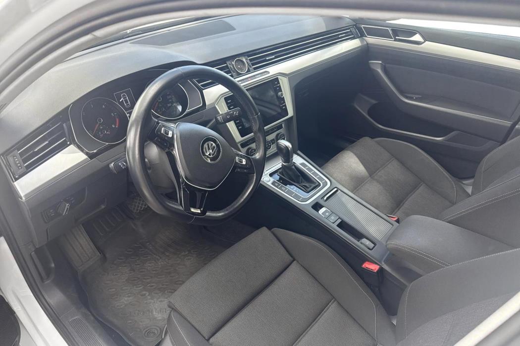 VOLKSWAGEN PASSAT 2018