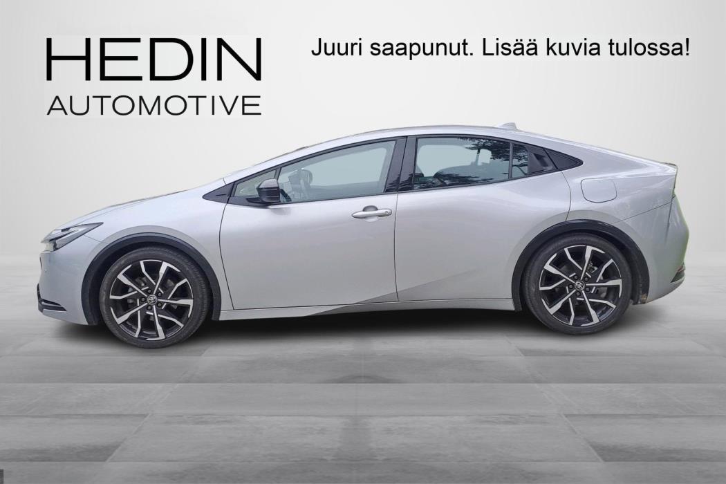TOYOTA Prius Plug-in 2023